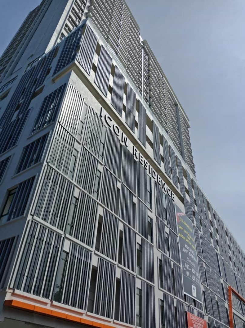 Lejlighed i Batu Burok på 1000 m². Soveværelser: 3. Private badeværelser: 2. Kuala Terengganu Eksteriør billede